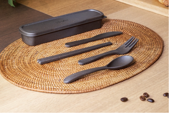 ケースまで丸ごと洗える嬉しい4点セット！PLA cutlery set