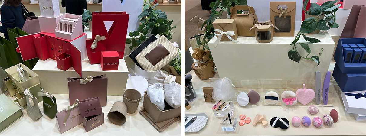 (左)ラグジュアリーなデザインのカラー別パッケージ /(右)パフやスポンジなども幅広く展示