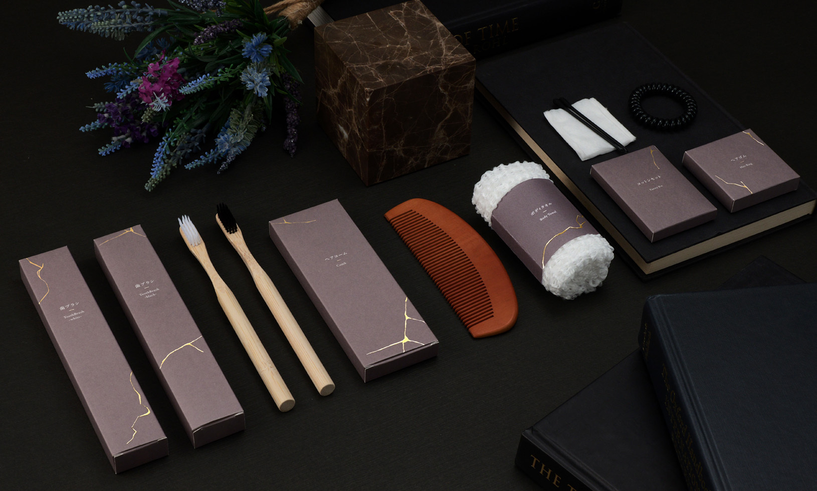 シックな色味の中に、金色のラインが映える「金継ぎシリーズ」