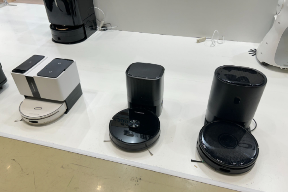 当社オリジナル業務用清掃小型ロボット「RACLEBOシリーズ」